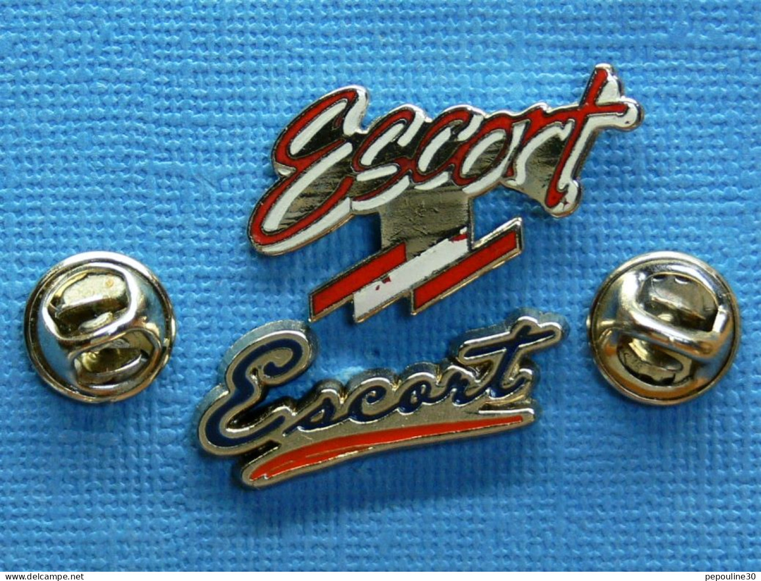 2 PIN'S /  ** LOGO / FORD ESCORT / 2 DIFFÉRENTS ** - Ford