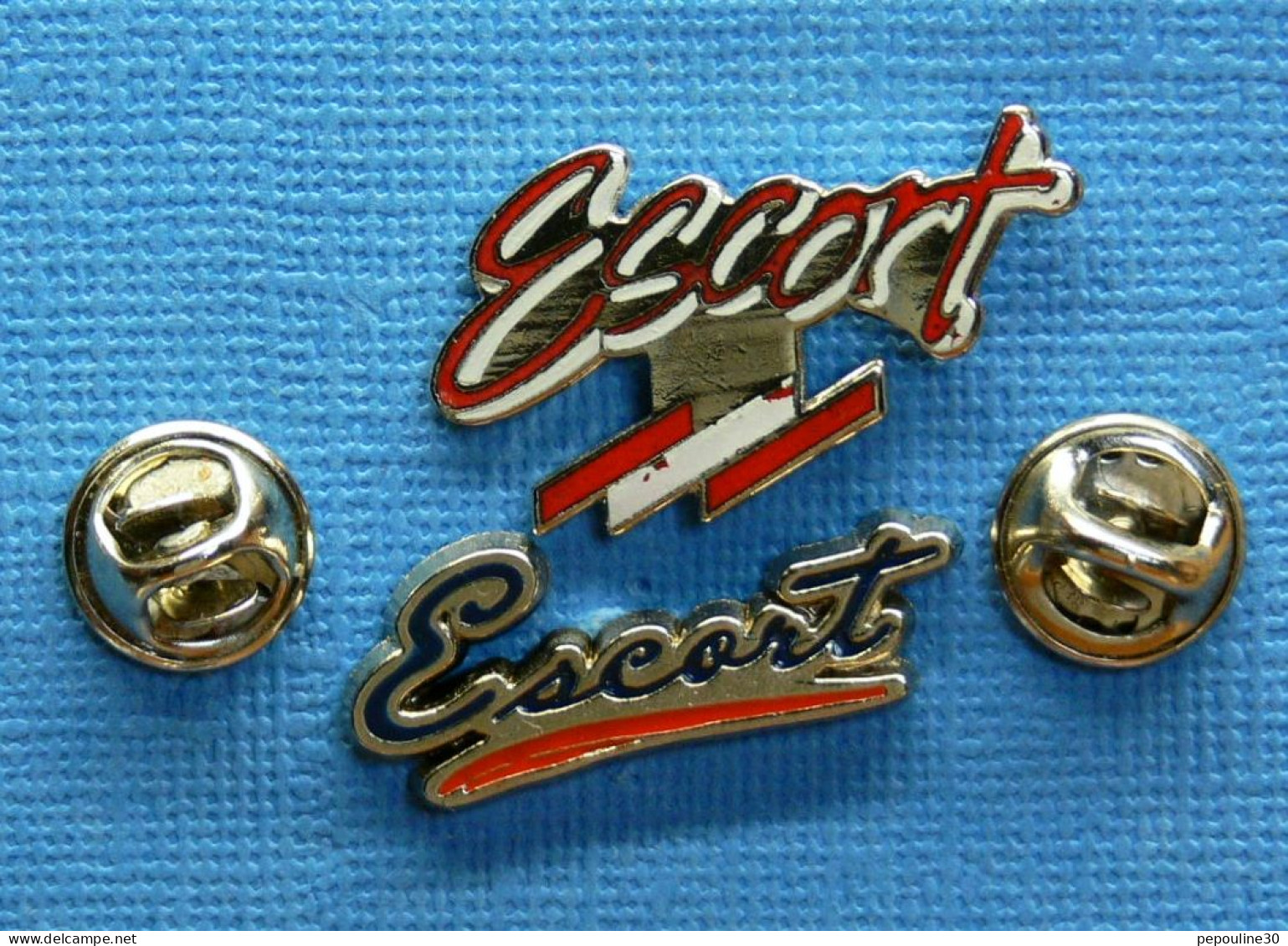 2 PIN'S /  ** LOGO / FORD ESCORT / 2 DIFFÉRENTS ** - Ford