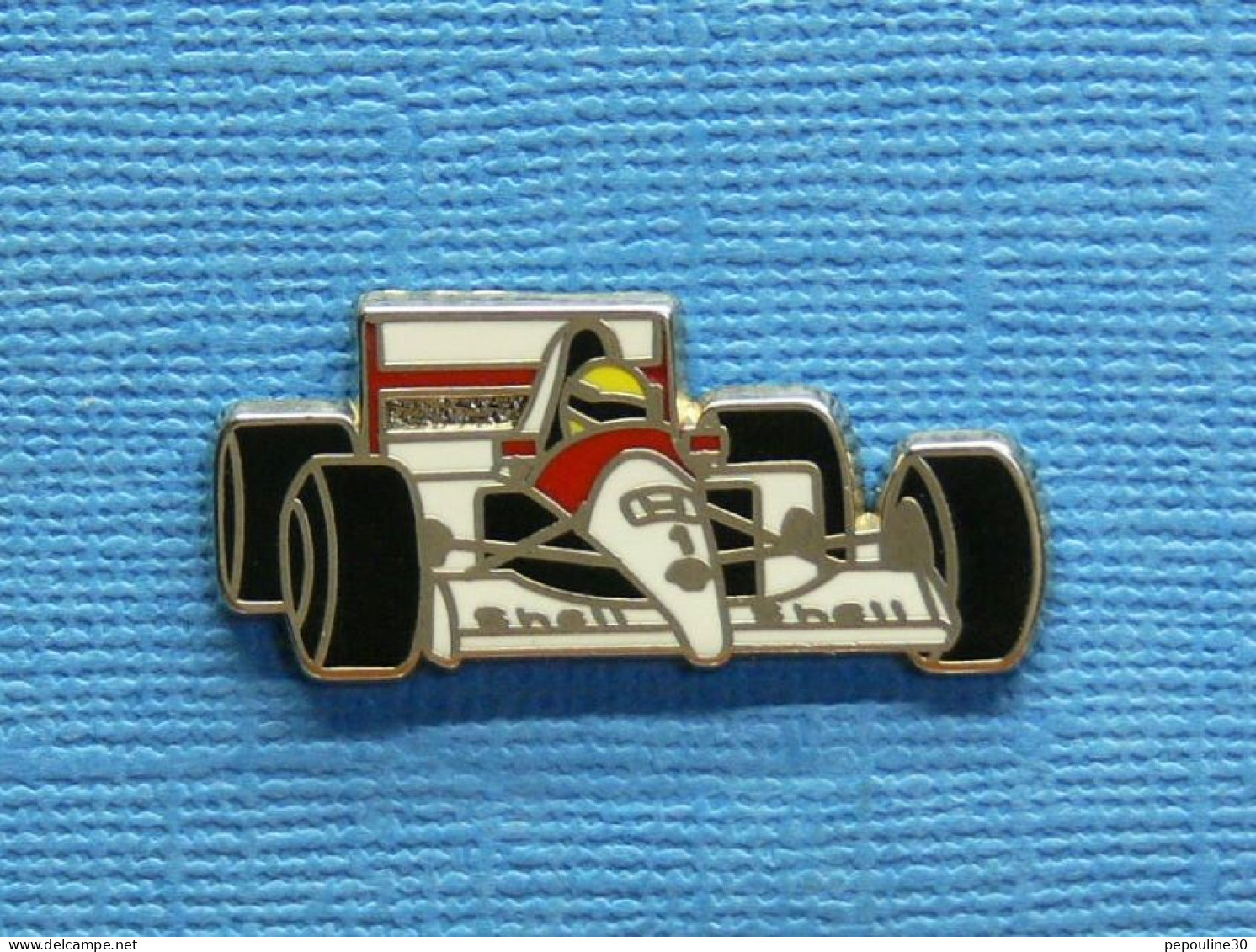 1 PIN'S /  ** HONDA MARLBORO Mc LAREN MP4-3 / AYRTON SENNA -1987 ** . (Locomobile) - F1