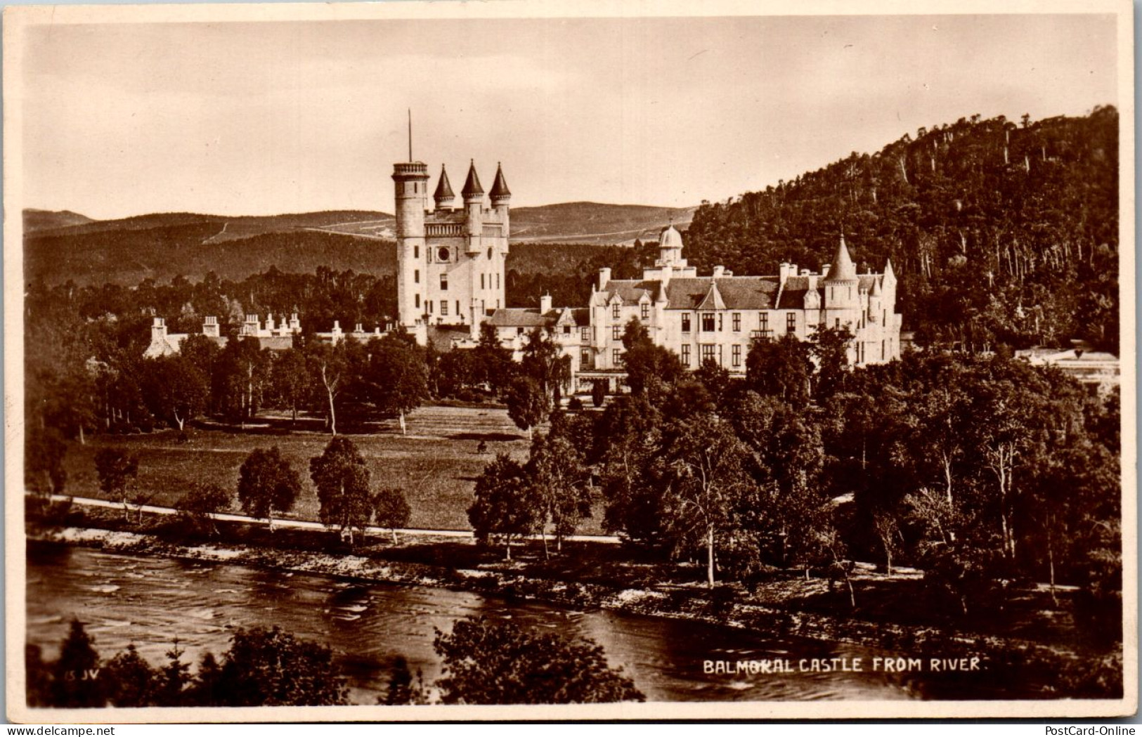 46393 - Schottland - Ballater , Balmoral Castle From River - Gelaufen 1949 - Aberdeenshire