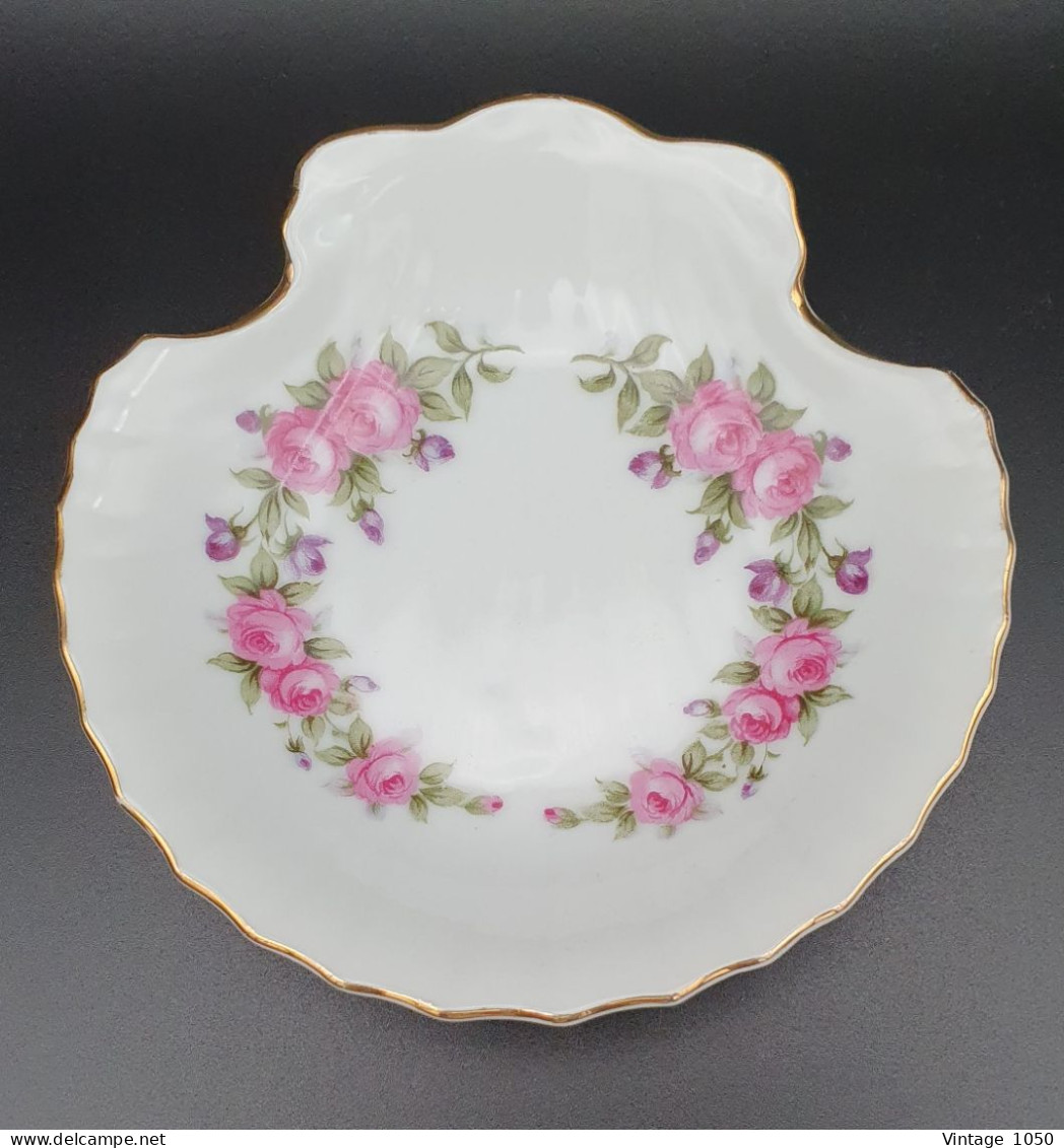 Coupelle BAVARIA  Porcelaine Roses forme coquillage 13x13.5cm XXe #210802