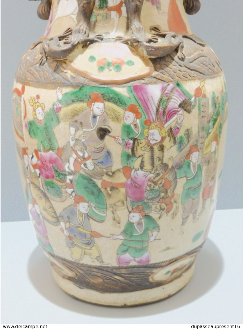 - ANCIEN VASE CHINE NANKIN Décor De Scènes De COMBATS Collection Déco ASIE    E - Sonstige & Ohne Zuordnung