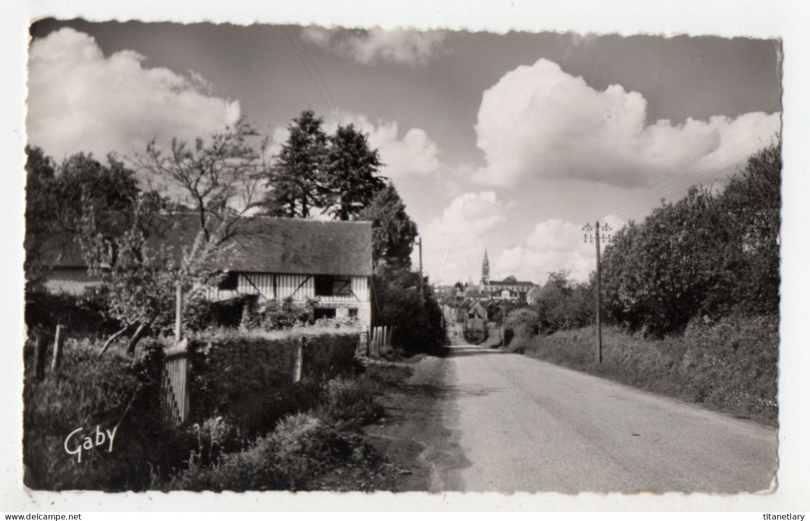 BARENTON - 50 - Manche - Ferme Normande - Au Fond, Le Pays - Barenton