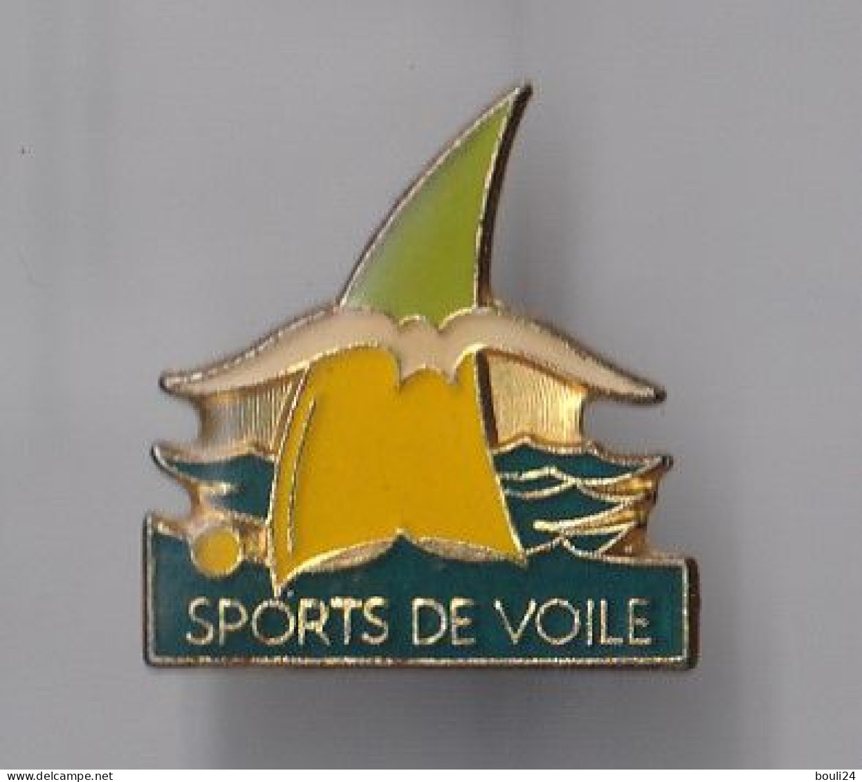 PIN'S THEME SPORTS  DE VOILE VOILIER OISEAU MOUETTE - Vela