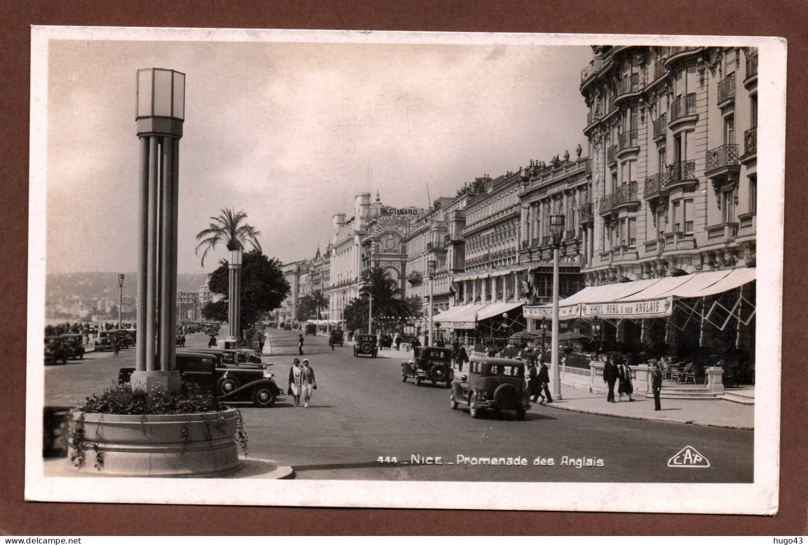 NICE - PROMENADE DES ANGLAIS AVEC VIEILLES VOITURES - FORMAT CPA - Transport (road) - Car, Bus, Tramway