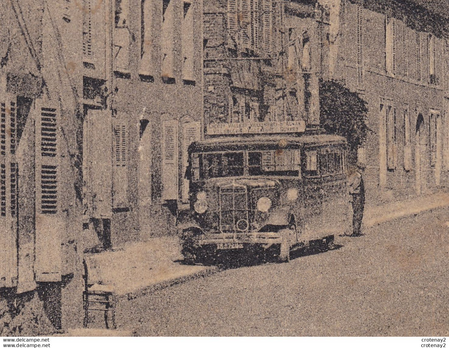 89 CHEROY Rue De L'Hôtel De Ville En 1955 VOIR ZOOMS Autocar Car BUS Ancien Fillettes VOIR DOS - Cheroy