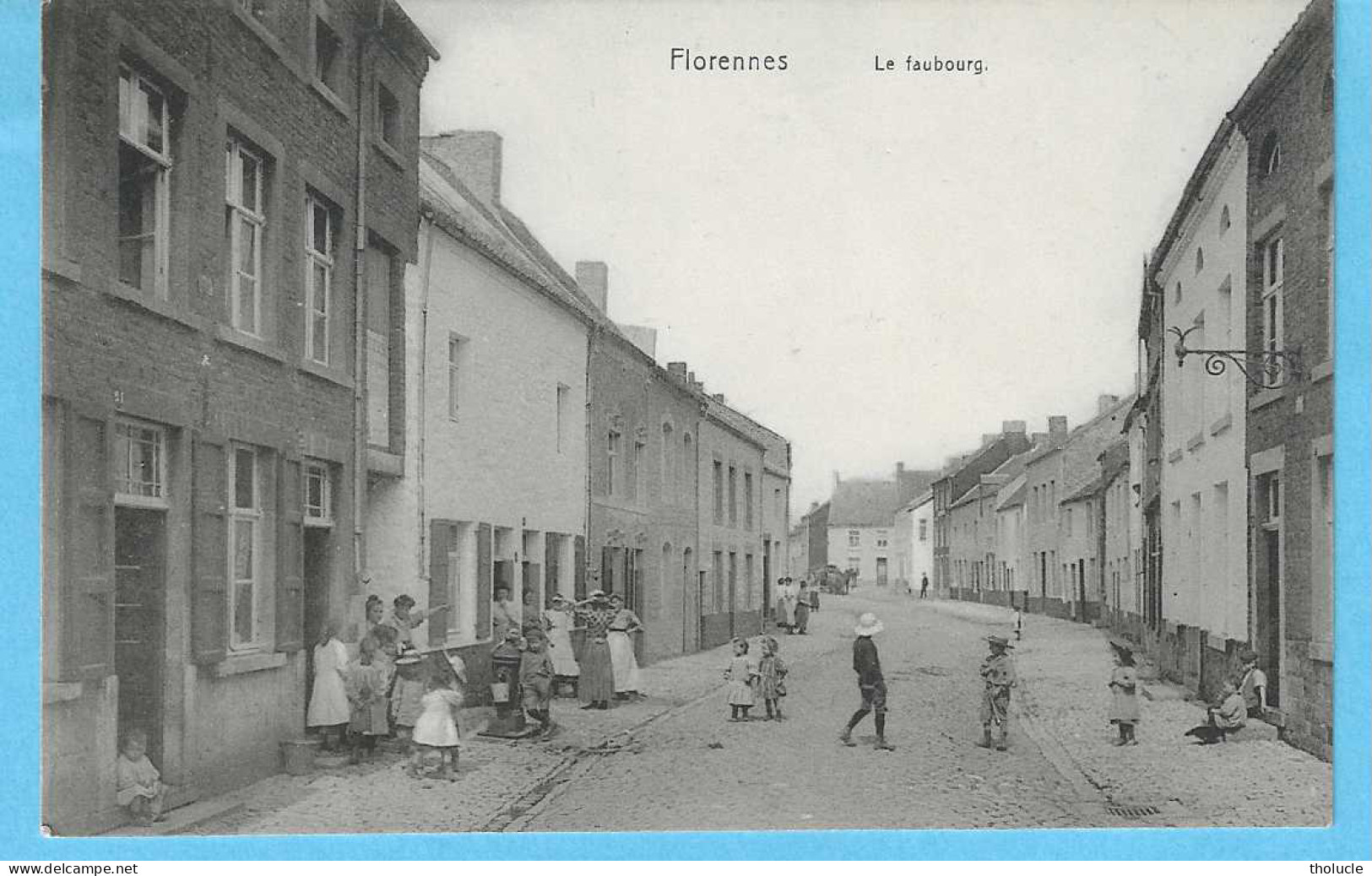 Florennes-+/-1910-Le Faubourg-Enfants Près De La Pompe à Eau De Rue-Très Animée-Edit.Nels Edition Réservée B.L. - Florennes