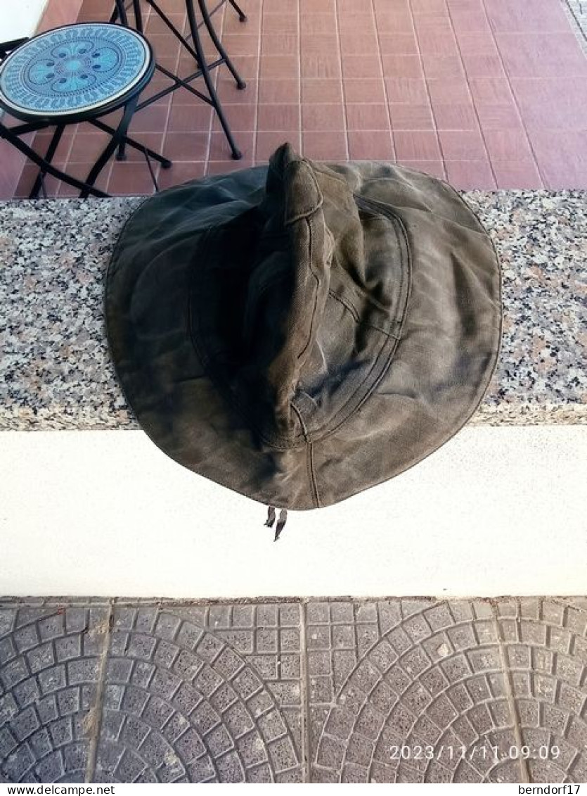 MARINA MILITARE - CAPPELLO ANTIPIOGGIA DA SOMMERGIBILISTA - SERVIZI IN COPERTA - Casques & Coiffures