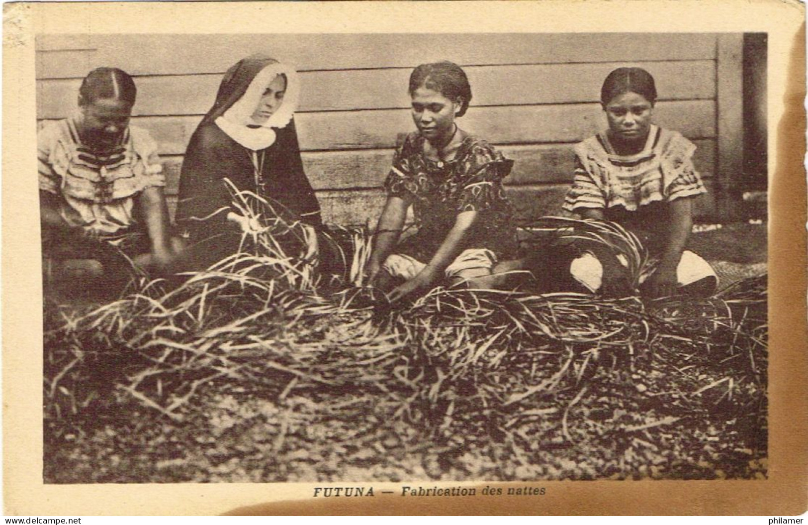 Wallis Futuna Carte Postale Ed Soeur Missionnaires Societe Marie Fabrication Nattes Religieuse Femme Wallisienne Tachee - Briefe U. Dokumente