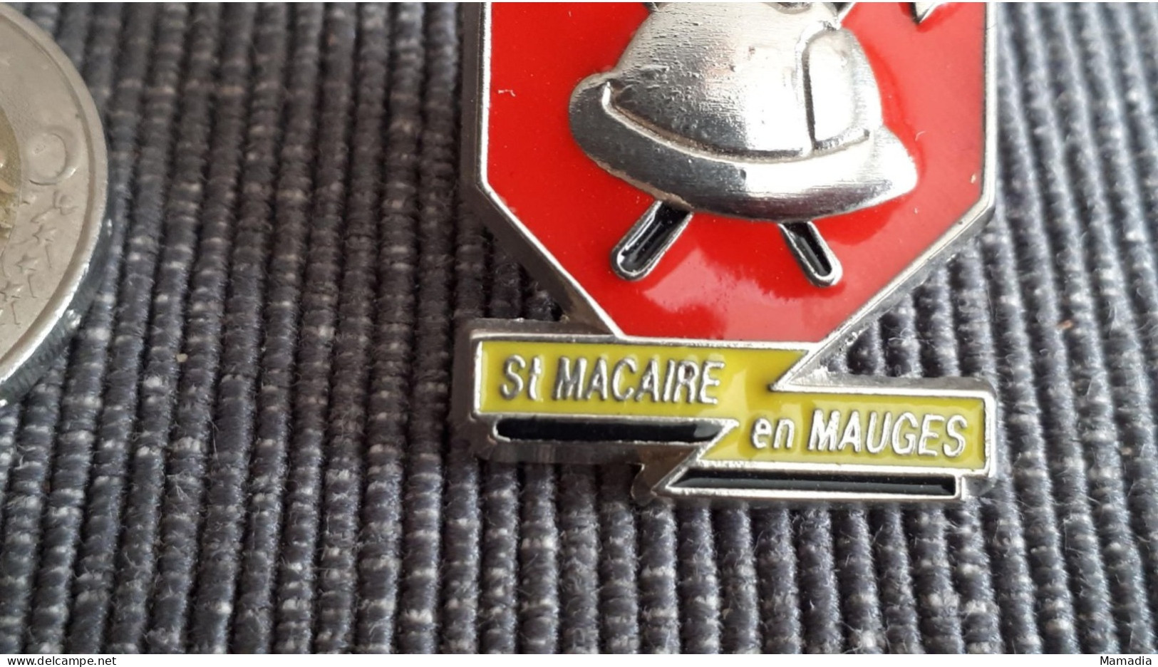 PIN'S PINS POMPIERS 18 SAINT MACAIRE EN MAUGE (MAINE ET LOIRE) - Firemen