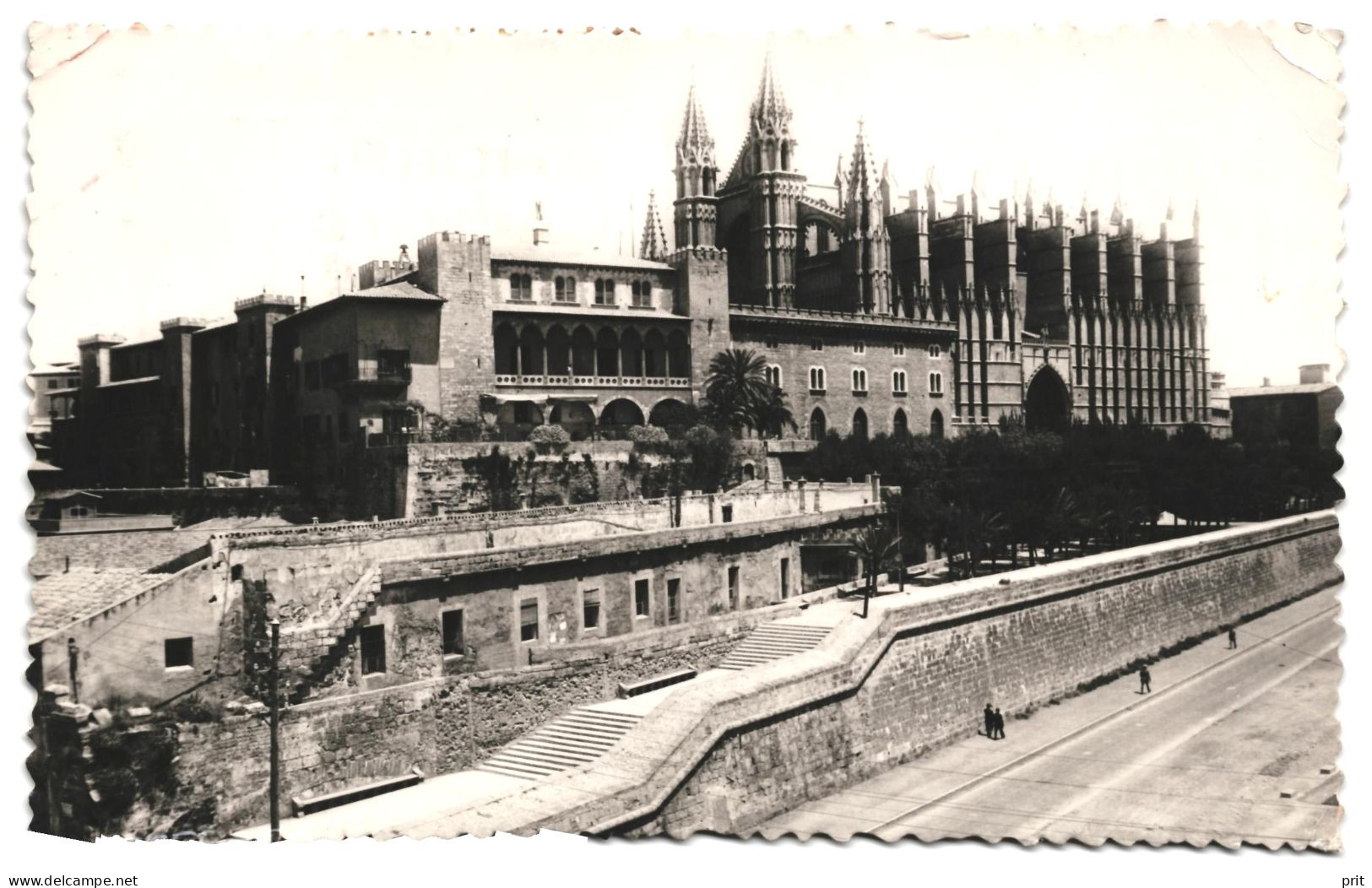 Palma Granada Toledo Zaragoza Tarragona El Escorial Santiago Spain 1950-60s Lot Of 12 Used Franco Era Photo Postcards - Collezioni E Lotti