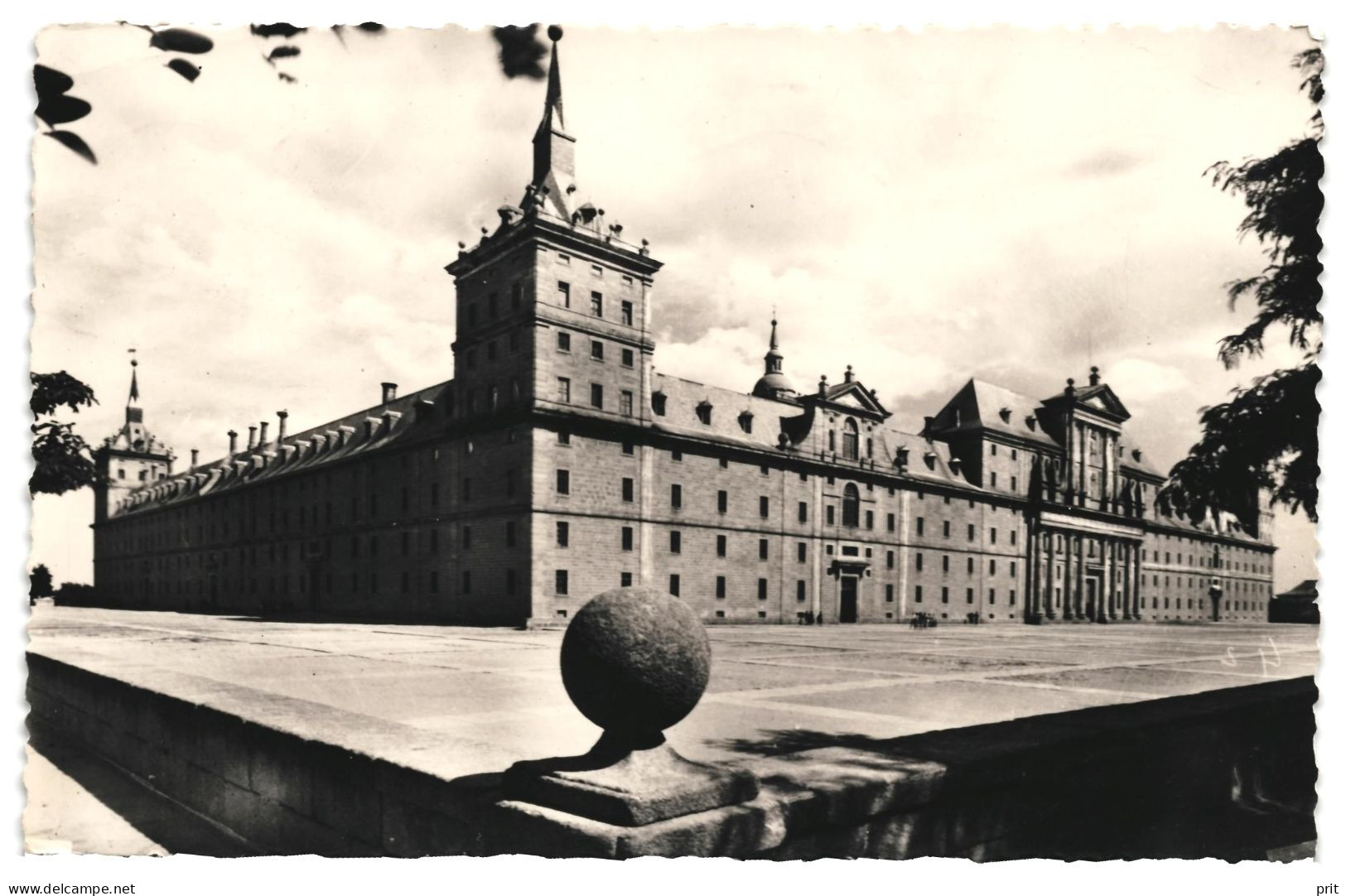 Palma Granada Toledo Zaragoza Tarragona El Escorial Santiago Spain 1950-60s Lot of 12 Used Franco era Photo Postcards