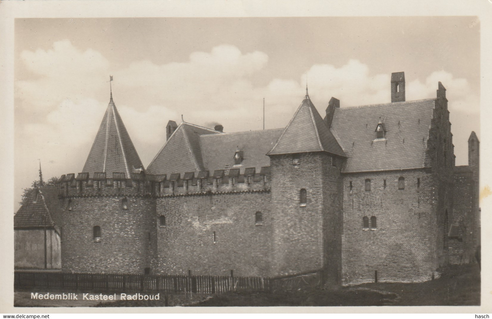 489131Medemblik, Kasteel Radbout. (FOTOKAART)  - Medemblik