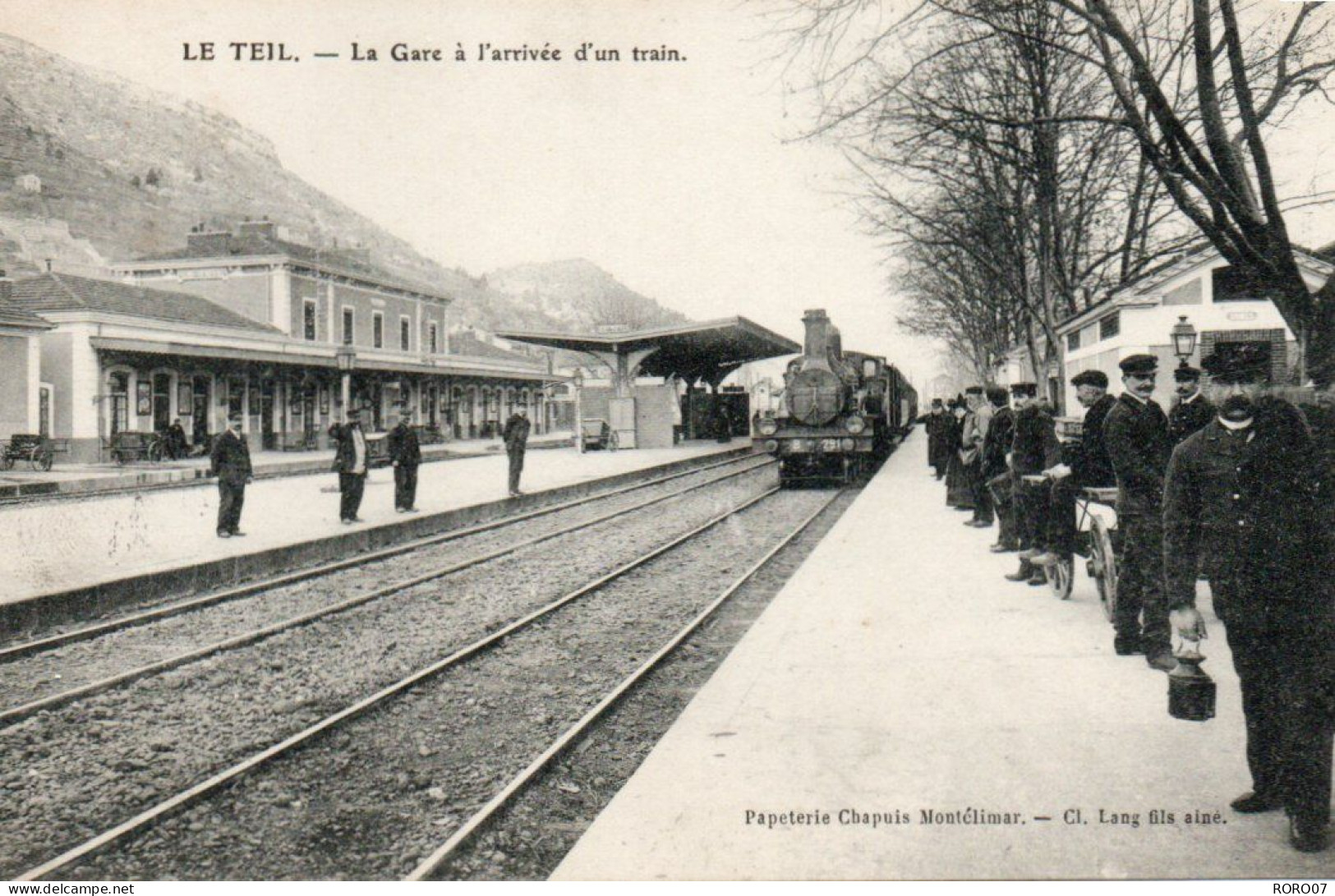 07 Ardèche La Gare A L'arrivée D'un Train LE TEIL - Le Teil