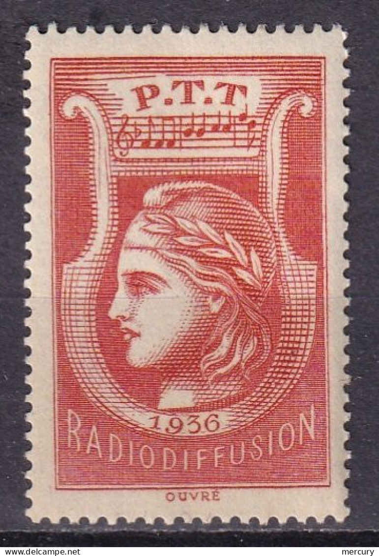 FRANCE - RADIO Rouge Neuf - Radio Broadcasting