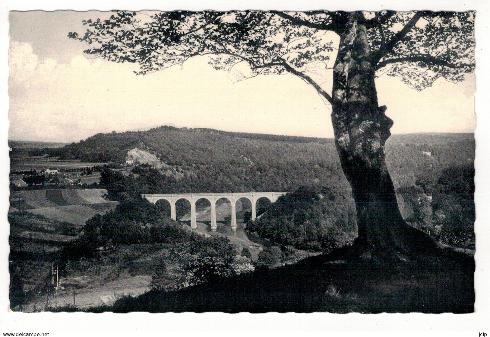 HERBEUMONT SUR SEMOIS - Le Viaduc Vu Du Rocher Du Moulin. - Herbeumont