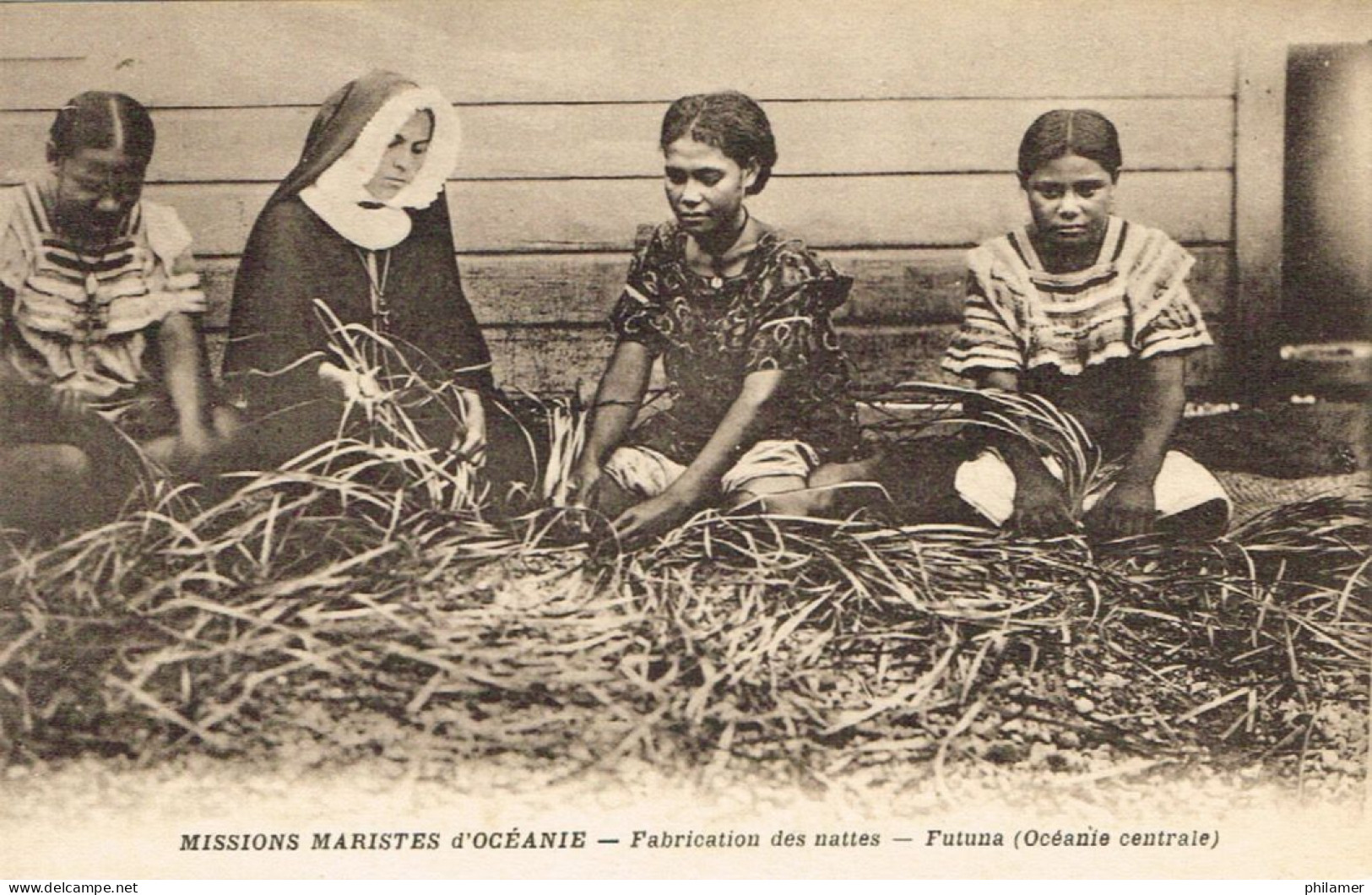 Wallis Et Futuna Uvea Carte Postale Postcard Ed Missions Mariste D'océanie Fabrication Natte Femme Religieuse Neuve TBE - Wallis Und Futuna