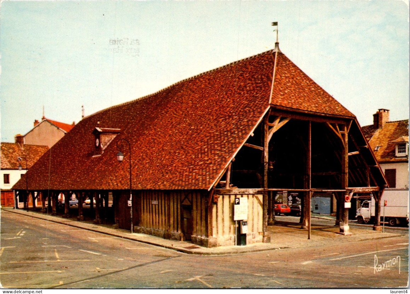 13-11-2023 (2 V 6) France - Halles De Arpajon - Markthallen