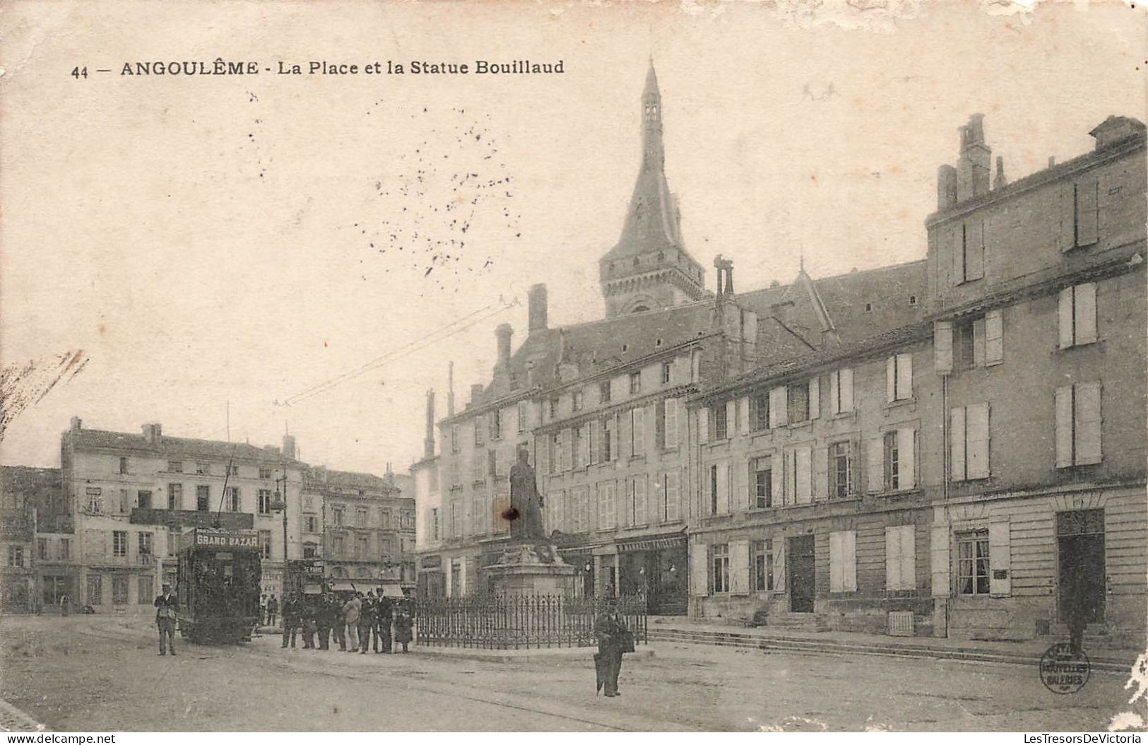 FRANCE - Angoulème - La Place Et La Statue Bouillard - Carte Postale Ancienne - Angouleme