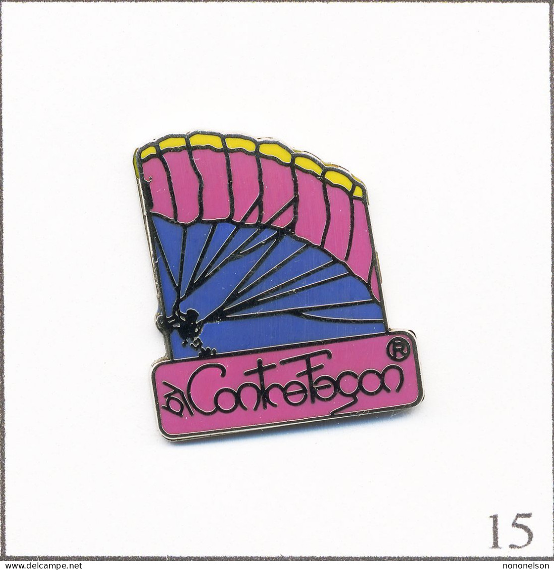 Pin's Sport - Parachutisme / Parachute Moderne “Made By Contrefaçon“. Estampillé FA7. Zamac Fin. T708-15 - Fallschirmspringen