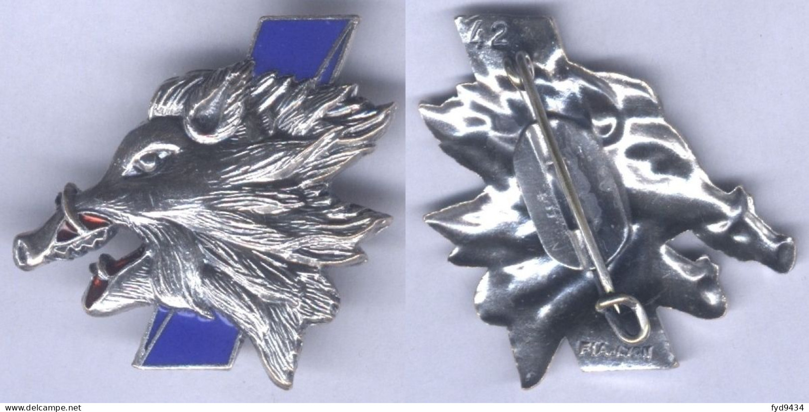 Insigne De La 1ére Escadrille Bleu De L'Escadron De Chasse 03-003 - Ardennes - Matriculé - Airforce