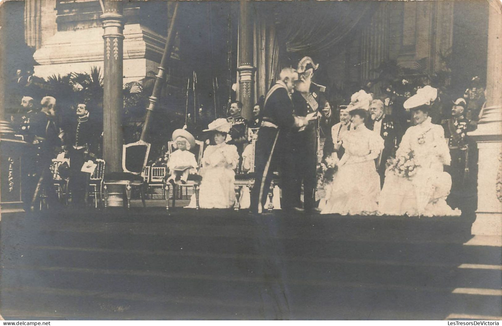 POLITIQUE - Evènements - La Famille Royale Au Premier Rang  - Carte Postale Ancienne - Evènements