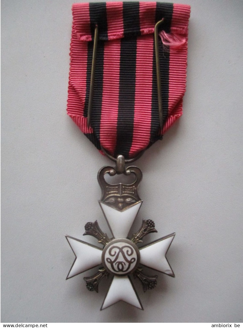 Médaille Belge De L'ordre De Leopold - Professionals / Firms