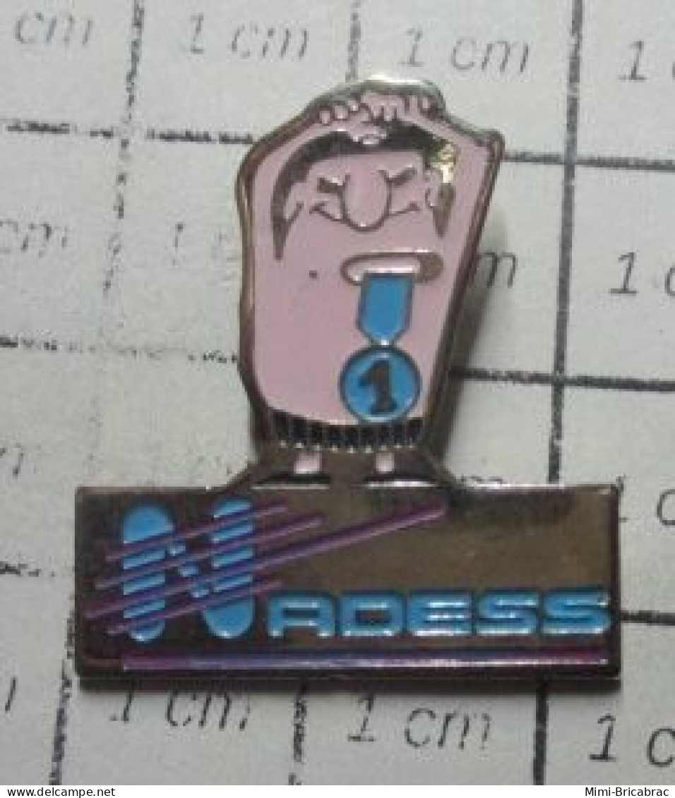 918c Pin's Pins / Rare Et De Belle Qualité !!! SPORTS / NATATION NAGEUR NADESS - Nuoto