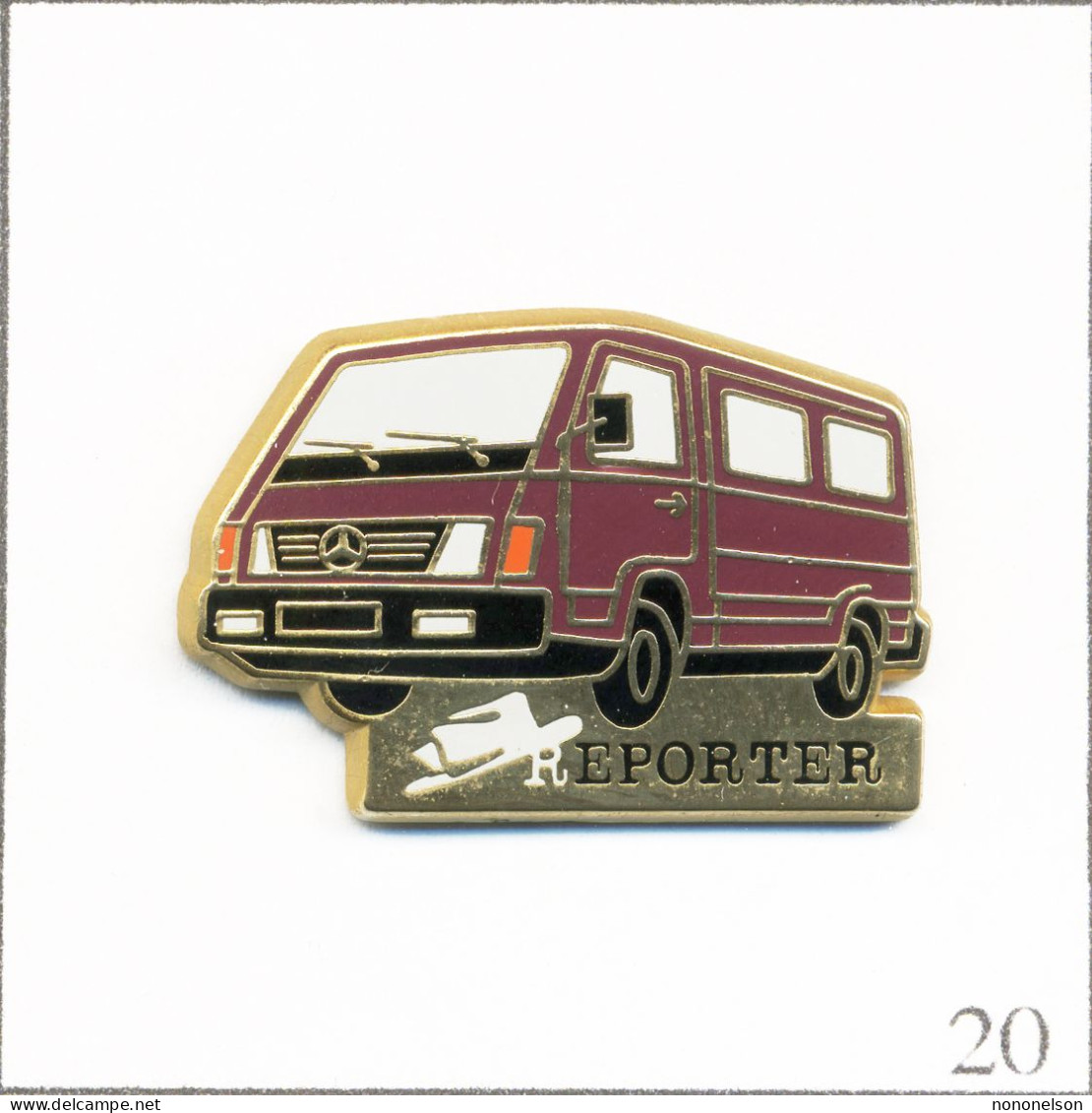 Pin's Transport - Utilitaire / Mercedes Reporter - Version Rouge Bordeaux. Estampillé Sofrec. Zamac. T726-20 - Mercedes