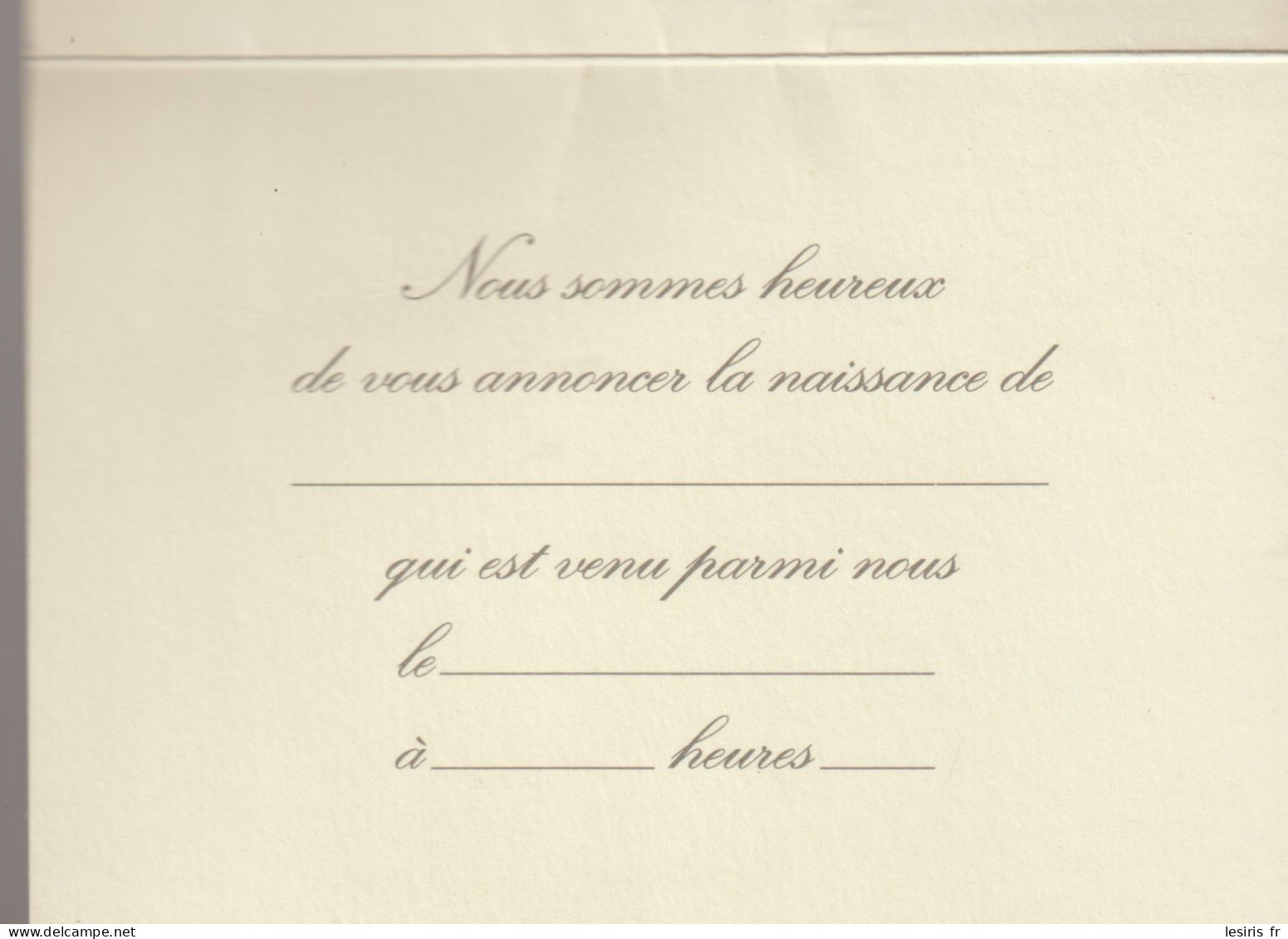 FAIRE PART DE NAISSANCE - FORMAT CARTE POSTALE - HALLMARK - PARIS JE T'AIME - 517 BNF 401-1 -JOLI BEBE SUR SES COUSSINS - Naissance & Baptême