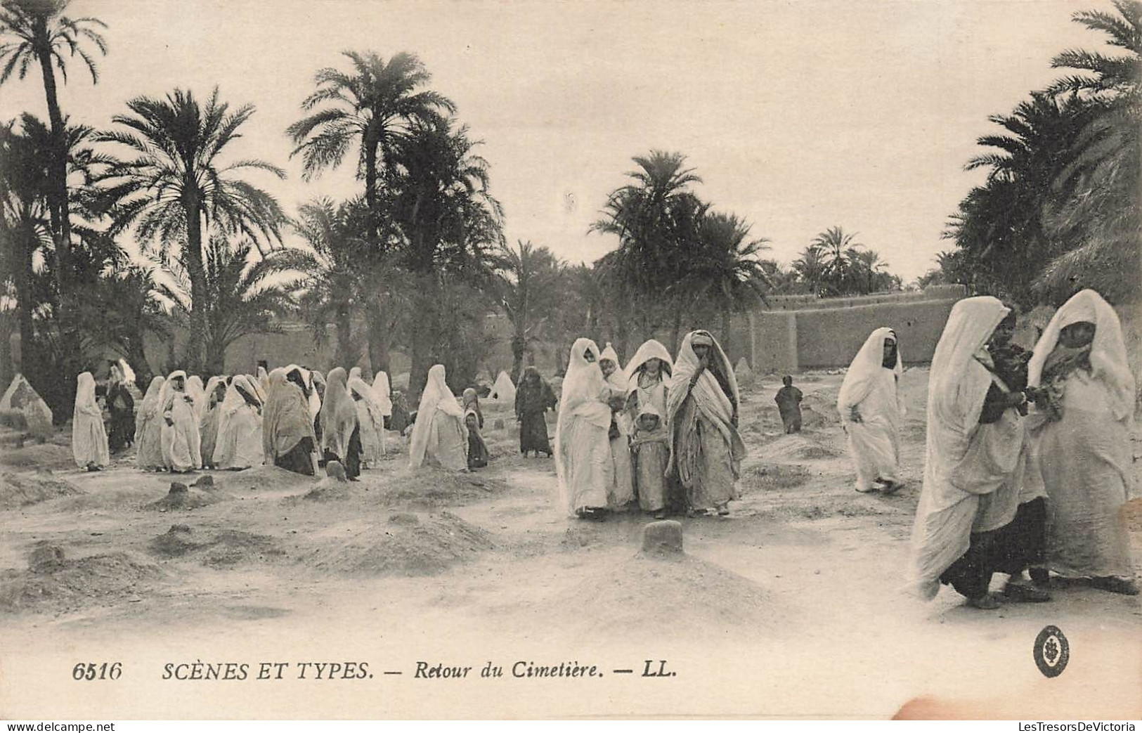 SCÈNES ET TYPES - Retour Du Cimetière - Animé - Carte Postale Ancienne - Szenen & Landschaften