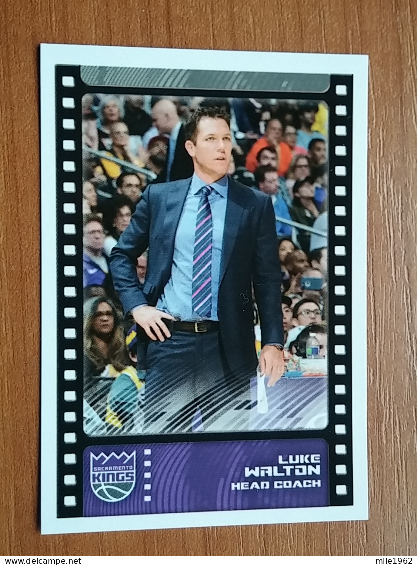 ST 7 - NBA SEASONS 2019-20, Sticker, Autocollant, PANINI, No. 391 Luke Walton (head Coach) Sacramento Kings - Livres