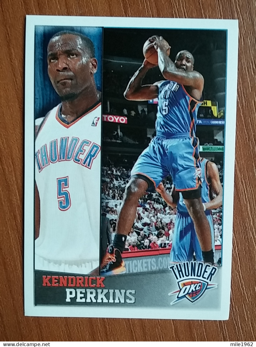ST 10 - NBA SEASONS 2013-14, Sticker, Autocollant, PANINI, No. 225 Kendrick Perkins Oklahoma City Thunder - Books