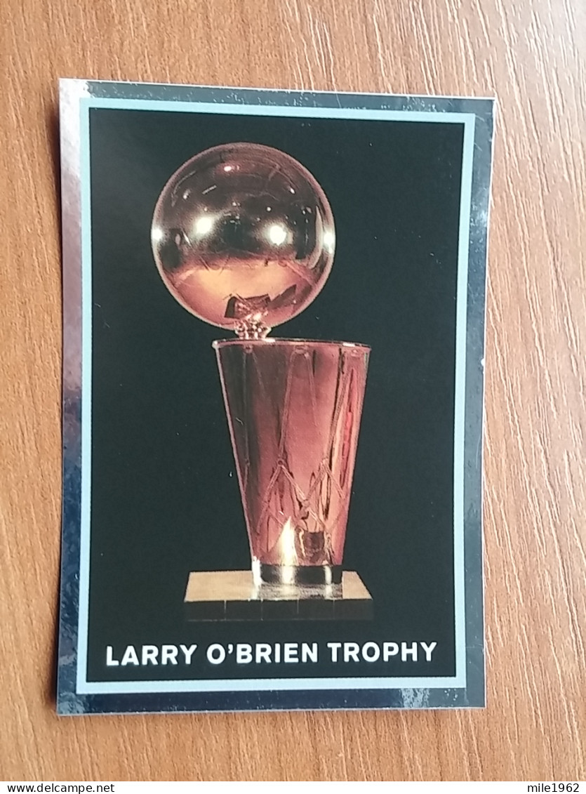 ST 23 - NBA SEASONS 2015-16, Sticker, Autocollant, PANINI, No 448 Larry O'Brien Trophy 2015 NBA Champions - Libros