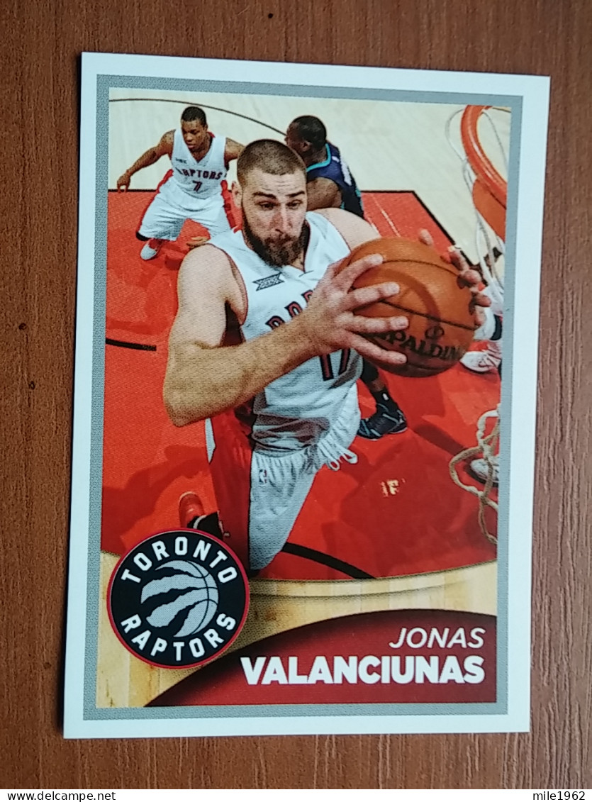 ST 24 - NBA SEASONS 2015-16, Sticker, Autocollant, PANINI, No 68 Jonas Valanciunas Toronto Raptors - Libri