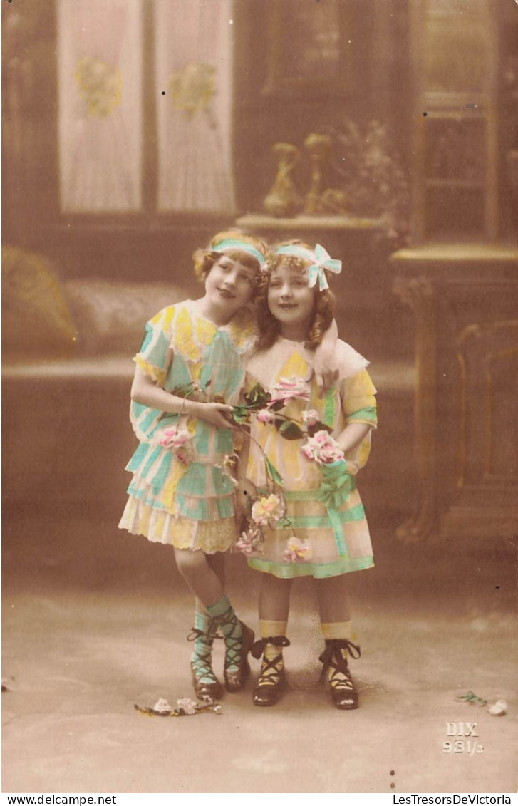 FANTAISIES - Deux Petites Filles - Colorisé - Carte Postale Ancienne - Otros & Sin Clasificación