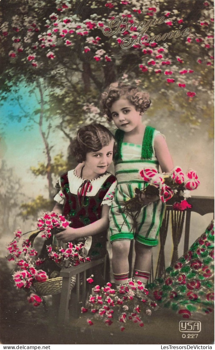 ENFANTS - Deux Petites Filles Entourées De Fleurs - Fantaisie - Colorisé - Carte Postale Ancienne - Abbildungen