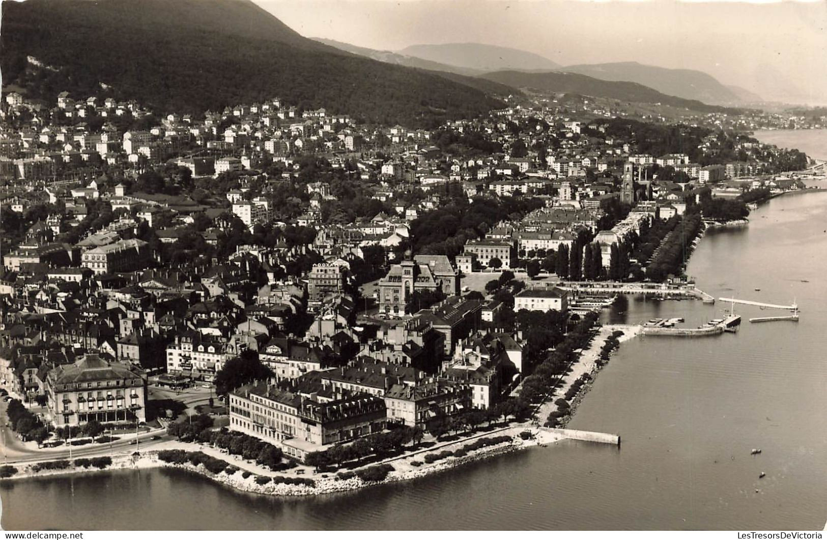 SUISSE - Neuchâtel - Vue Aérienne - Quai - Photo Edition M Nussbaum Nefchâtel - Carte Postale Ancienne - Neuchâtel