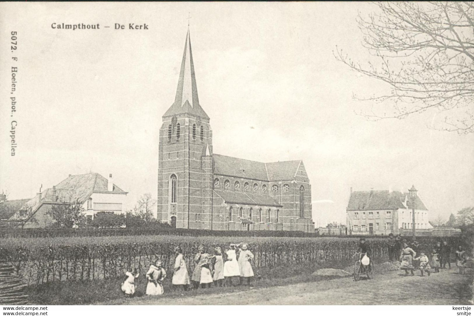 KALMTHOUT 1910 DE KERK MET KINDEREN - KLEINE ANIMATIE - HOELEN KAPELLEN 5072 - Kalmthout