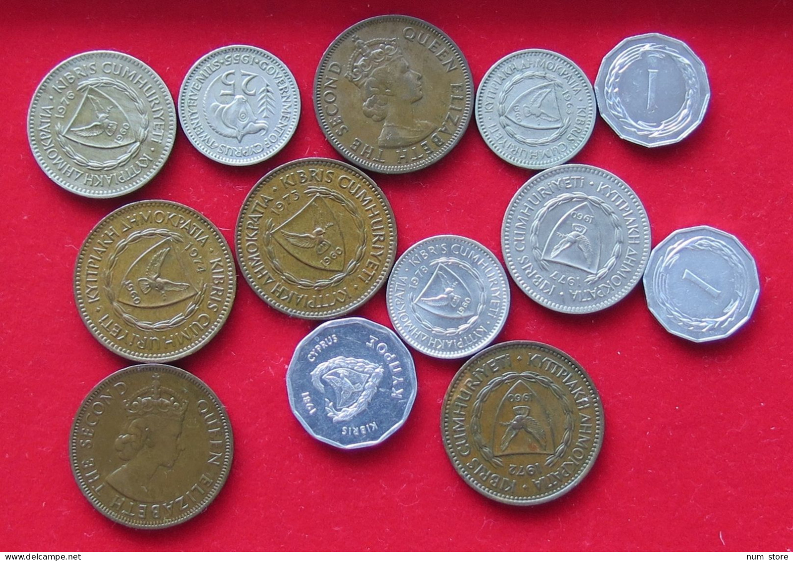 COLLECTION LOT CYPRUS 32PC 149G  #xx38 047 - Cyprus