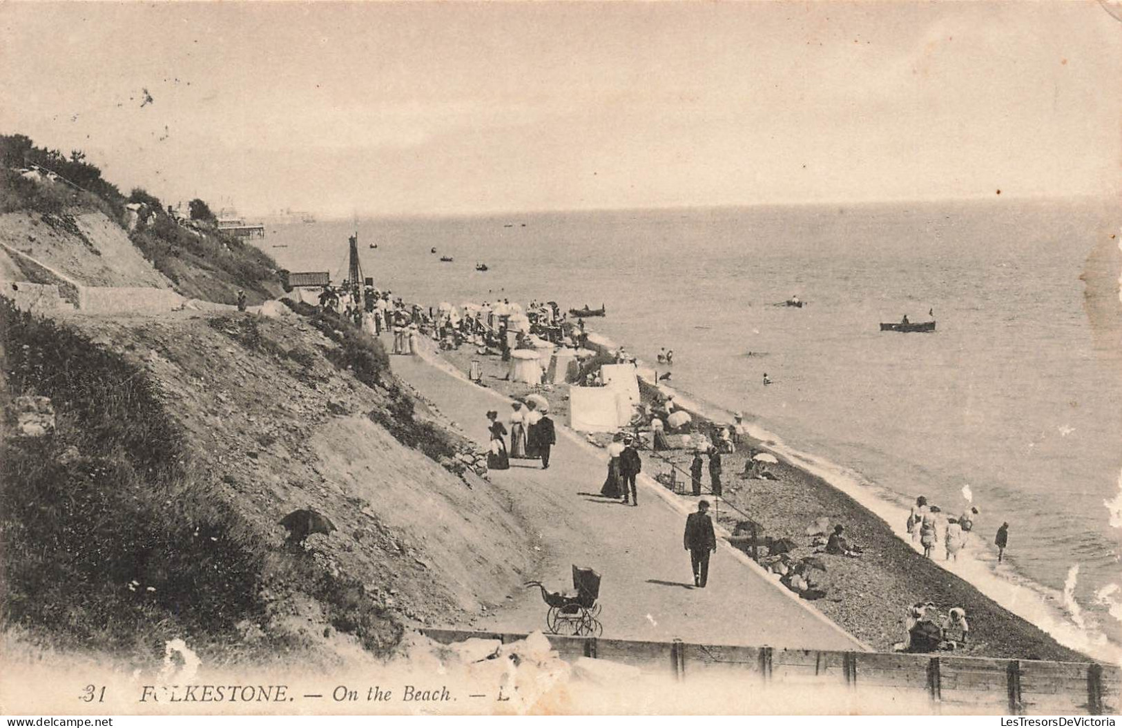 ROYAUME-UNI - Angleterre - Folkestone - A La Plage - Animé - Carte Postale Ancienne - Folkestone