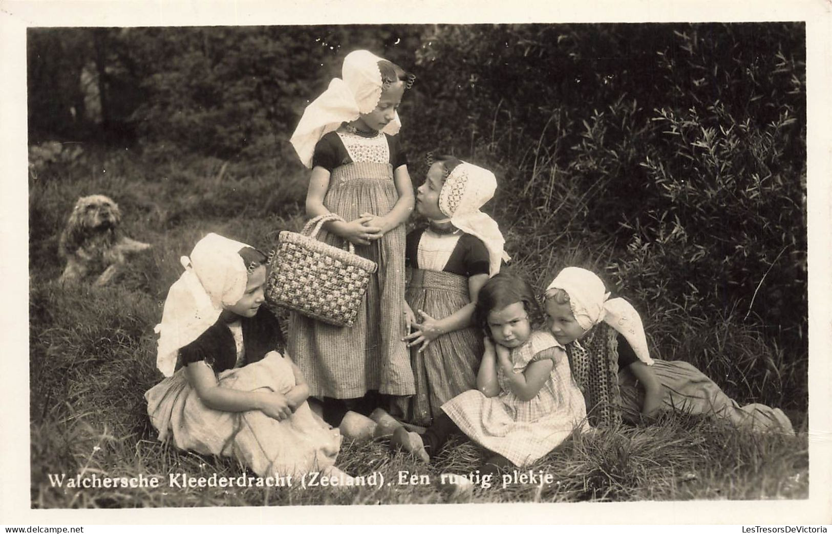 FOLKLORE - Costume De Walcher - Un Coin Tranquille - Carte Postale Ancienne - Trachten