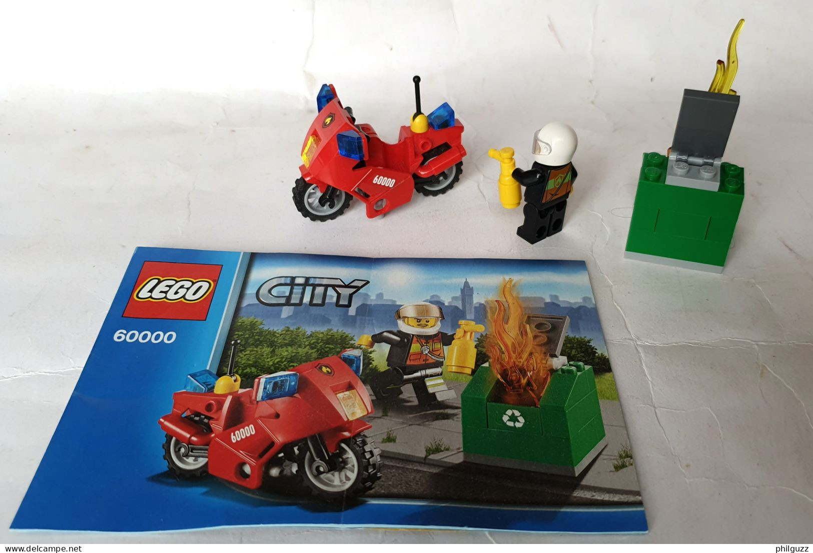 FIGURINE JOUET LEGO CITY MOTARD ET VOLEUR 60000  Avec Livret - Lego System