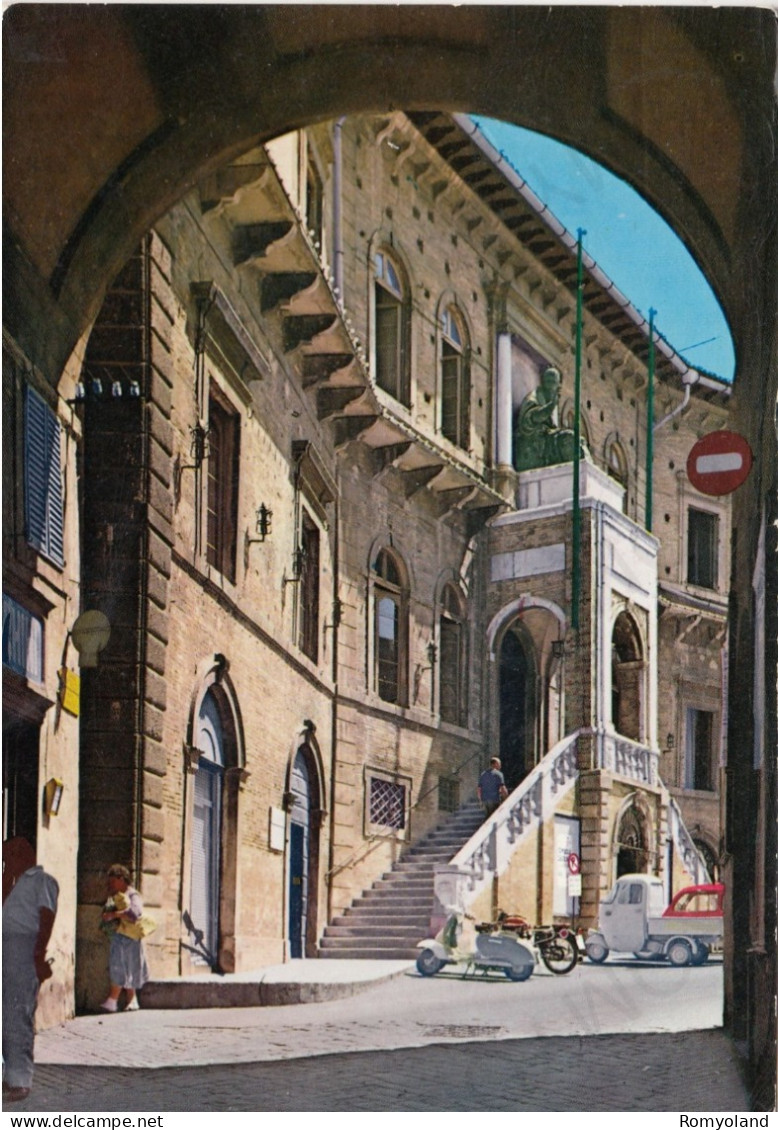 CARTOLINA  FERMO,MARCHE-BIBLIOTECA E PALAZZO COMUNALE-STORIA,MEMORIA,CULTURA,IMPERO ROMANO,BELLA ITALIA,VIAGGIATA 1970 - Fermo