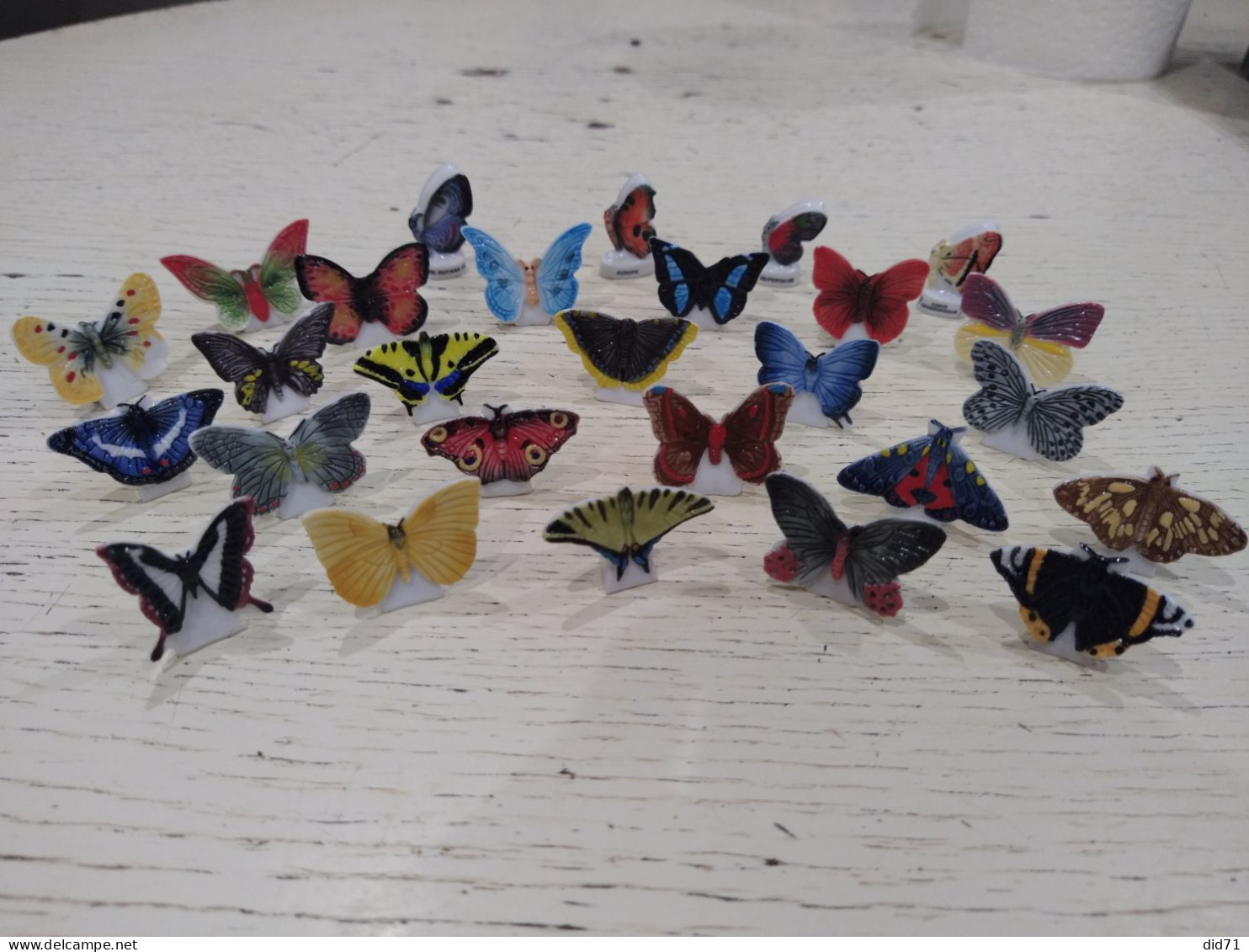 Série De 27 Papillons Du Monde - Animals