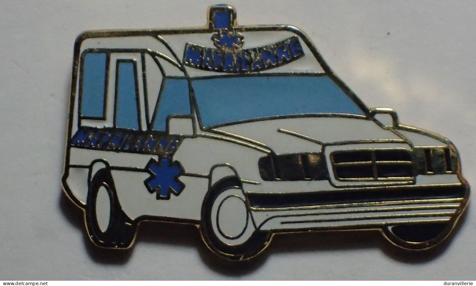 Pin's AMBULANCE MAPRILANNE MERCEDES - Mercedes