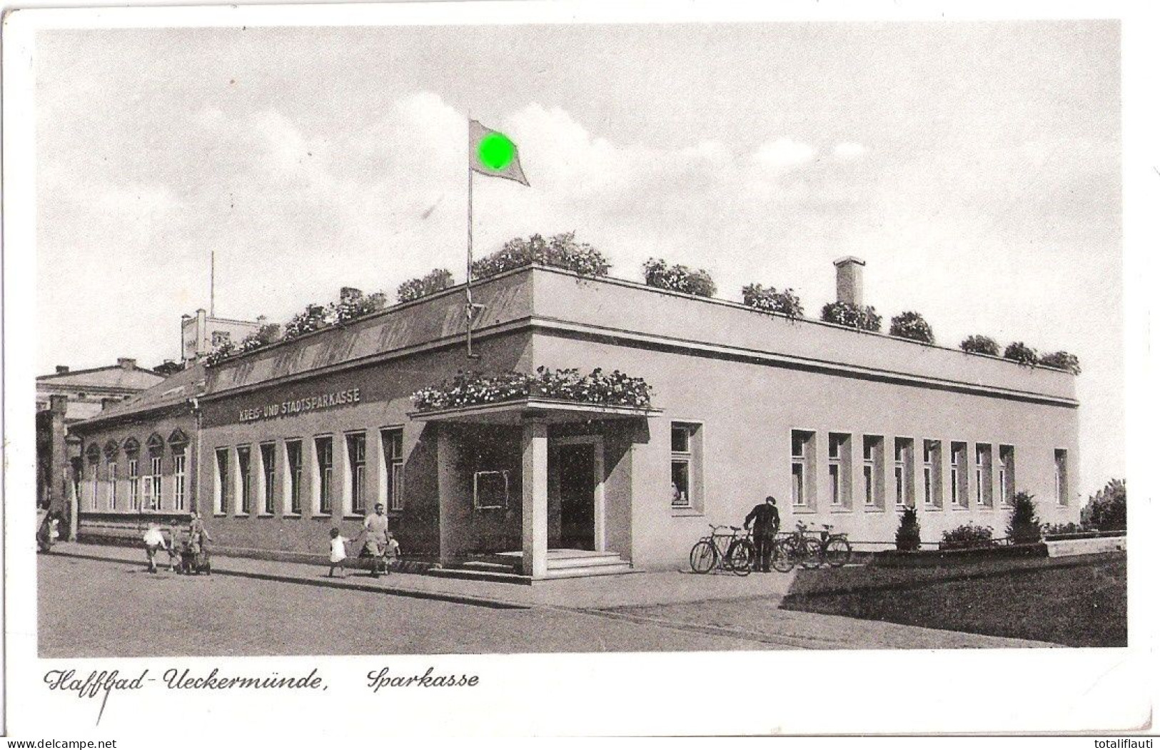 UECKERMÜNDE Haffbad Kreis Und Stadtsprkasse Belebt Fahrrad Ständer Mutter Und Sohn Mit Hund Vor Handwagen 28.9.1941? - Ückermünde