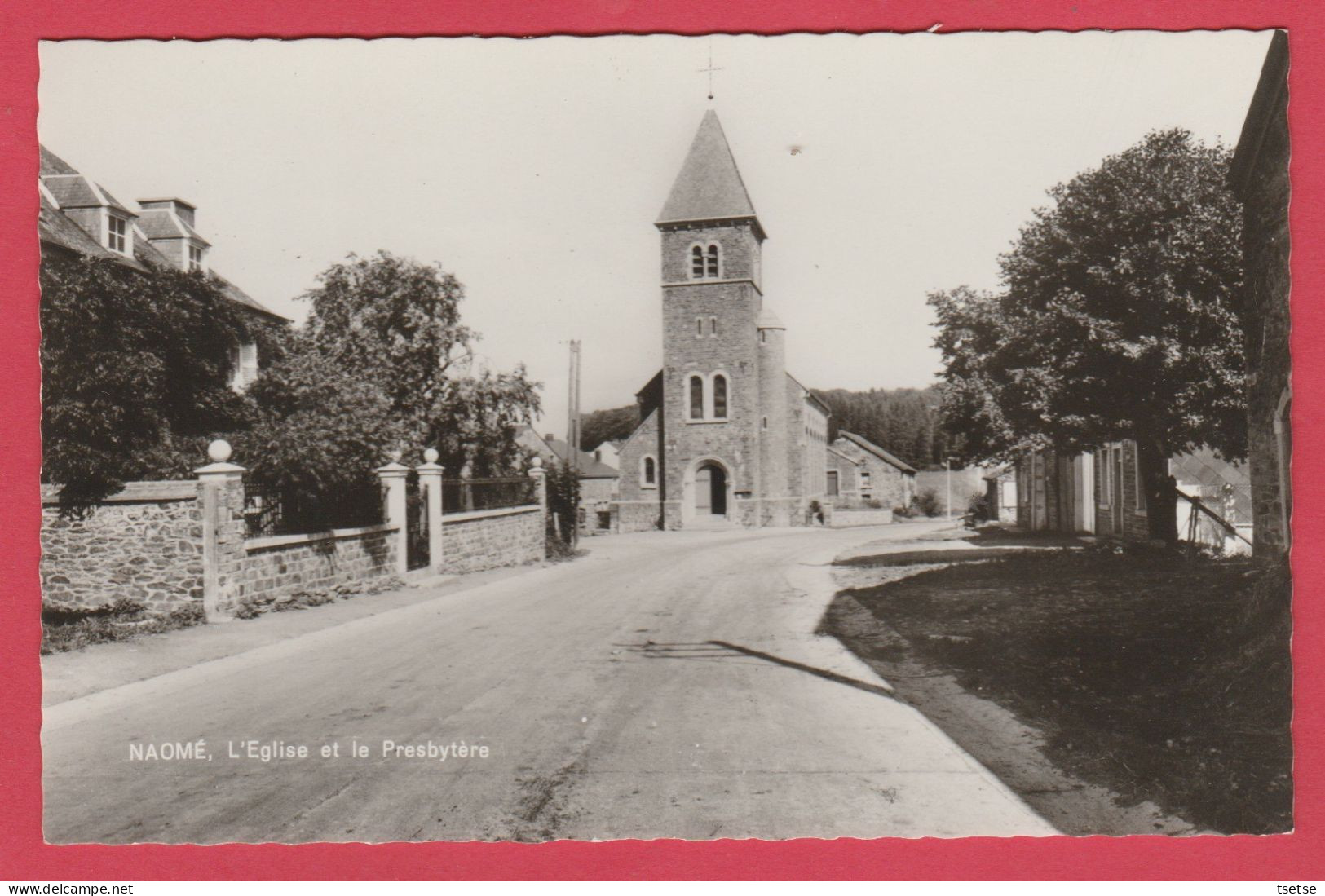 Naomè - L'Eglise Et Le Presbytère ( Voir Verso ) - Bièvre