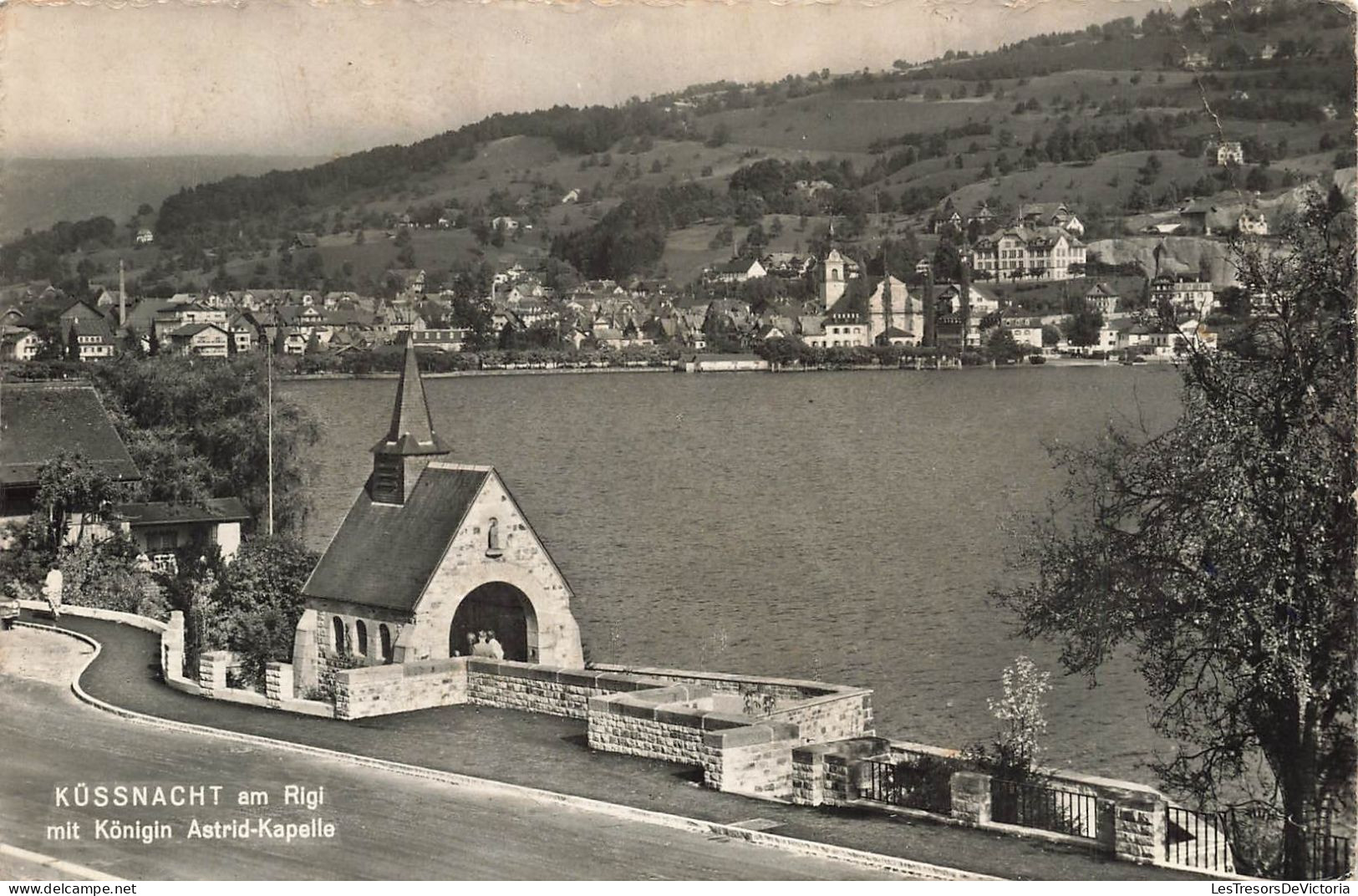 SUISSE - Kussnacht Am Rigi Mit Konigin Astrid-Kapelle - Carte Postale Ancienne - Küssnacht