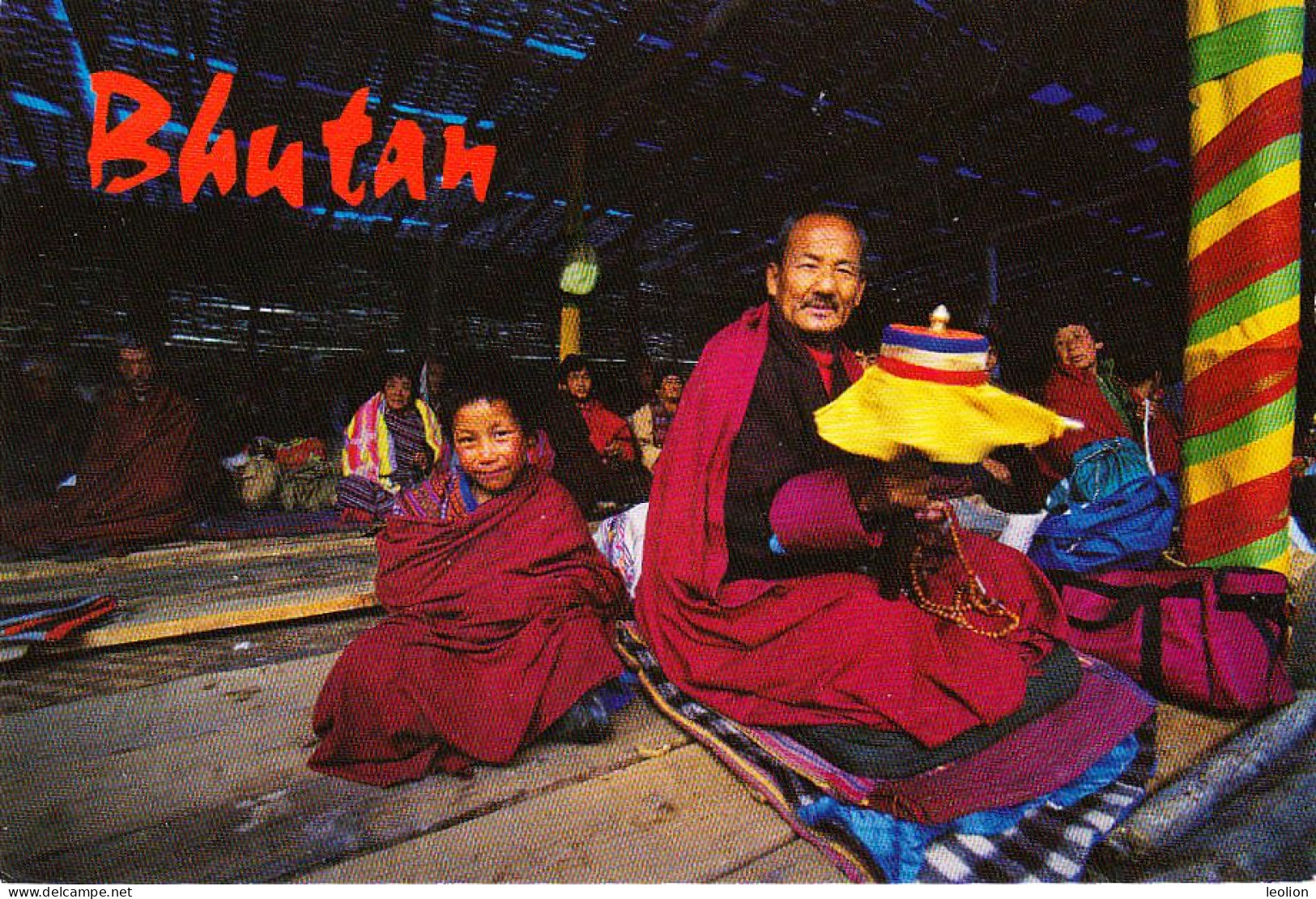 BHUTAN Pilgrim Chants Buddhist Mantra "Om Mani Padme Hum" Picture Postcard BHOUTAN - Butan